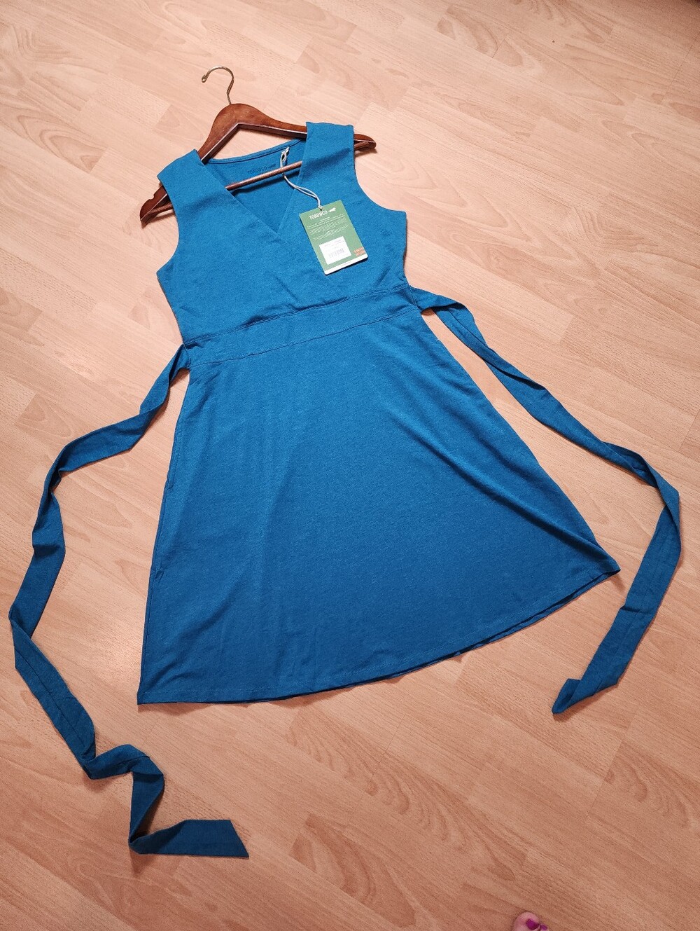 NWT Toad&Co Blue Surplice Sleeveless Tie Waist Dress Pockets Organic Cotton Sz M - Picture 11 of 16